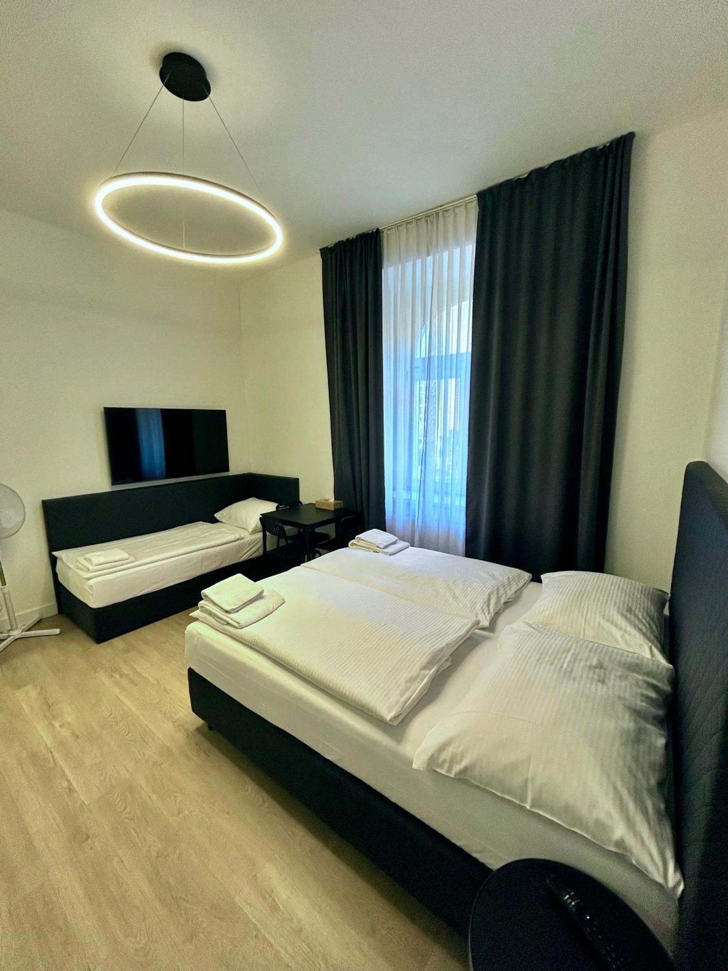Figaro Suites Prague Extérieur photo